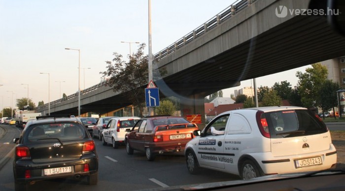 András már elől lenne, de nem mondom meg hogyan