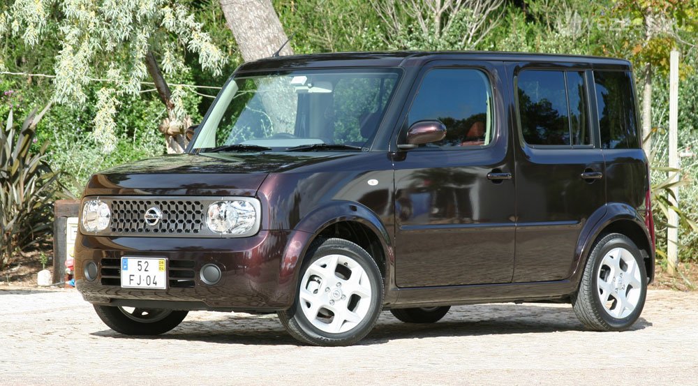 A koncepció hasonlít kicsit a Nissan Cube-ra, de a C3 Picasso nem ilyen brutálisan szögletes