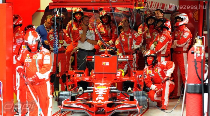 Räikkönen csak a bokszból figyelt a végén