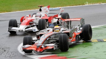 Hamilton túl agresszív?