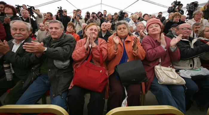 Gyors teszt az új M0-on 6 | Vezess Szűnni nem akaró tapsvihar. Még emlékeznek, hogyan kell