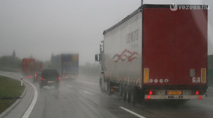 Gyors teszt az új M0-on 13 | Vezess A hazai kamionosok már használják