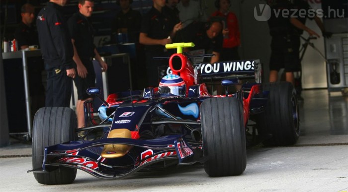 Vettel a csúcsra vezette a Red Bull-t 6 | Vezess Sato kipróbálta az STR3-at