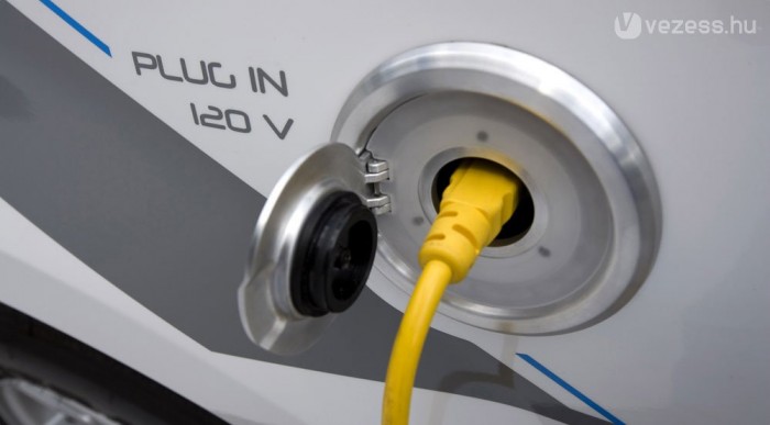 Több volttal gyorsabb a töltés