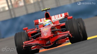 Massa körmenetre számít