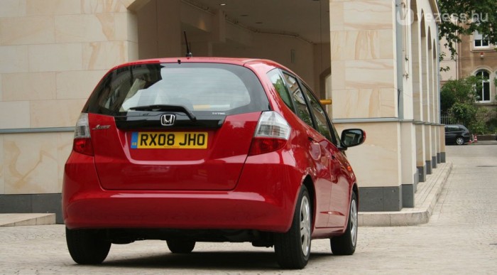 Hazánkba kínai és japán gyártású autók érkeznek