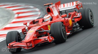 Räikkönnen játékkal készül