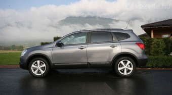 Új Qashqai: egy sorral több