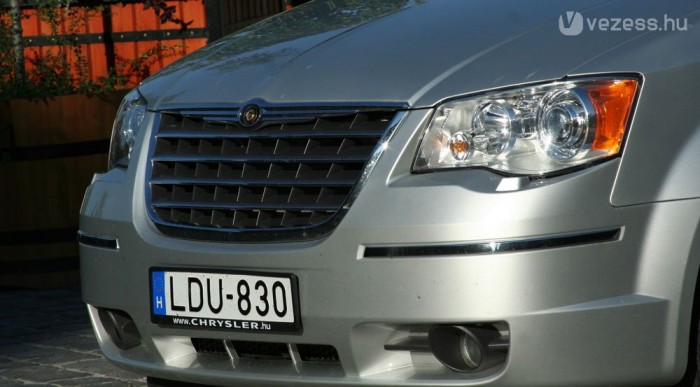 Tisztelik a tömegét a többiek