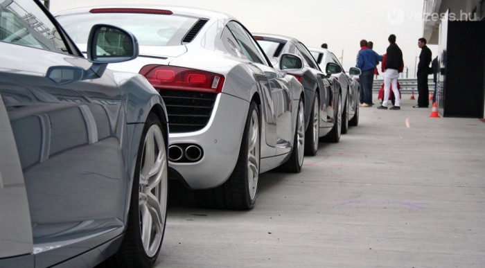 30,3 millió Ft egy R8-as Audi