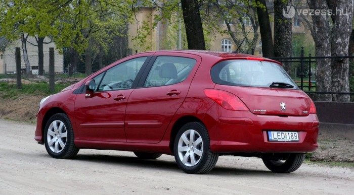 Árban és szervizköltségben jók a benzinesek