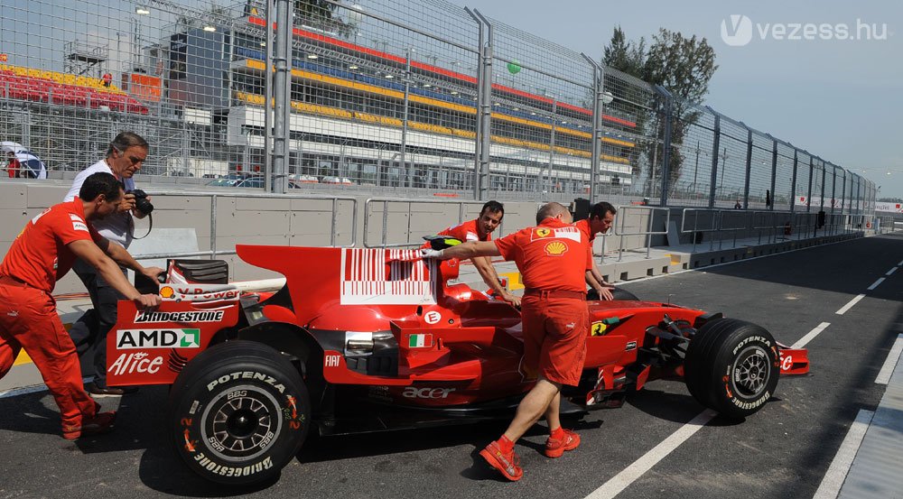 F1: Bombariadó a BMW-nél 13