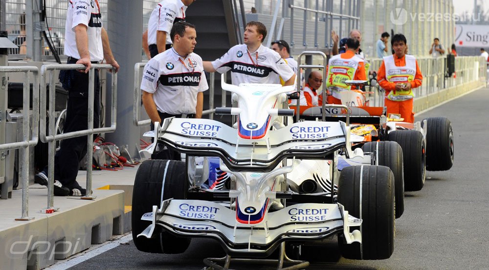 F1: Bombariadó a BMW-nél 14