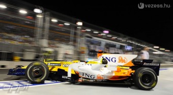 Alonso mindenkit elvert