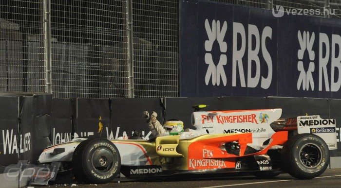 Massa alázott az időmérőn 7 | Vezess Fisicót vonzotta a fal