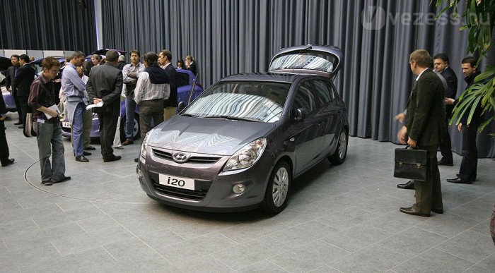 Már Párizs előtt megmutatták őket