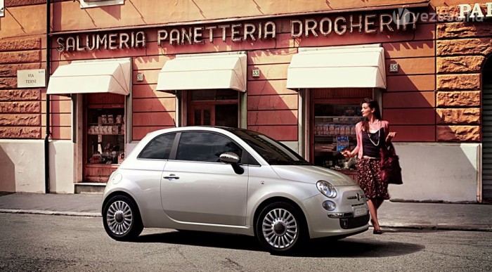 Sikkes, büszke árú és aranyos a Fiat 500