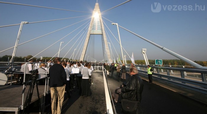 Végre miénk a Megyeri híd 6 | Vezess Csillog-villog