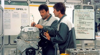 Itt a válság: leállt a magyar Opel-gyár is