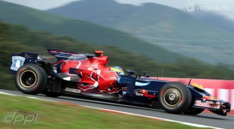 Bourdais nem vár örökké