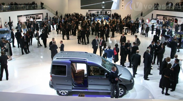 Kis autóval bővít az Audi 6