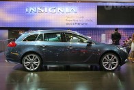 Családi kombik: Avensis, Insignia 47