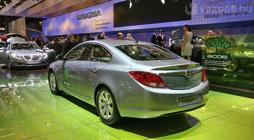 Családi kombik: Avensis, Insignia 4