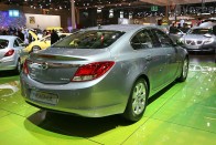 Családi kombik: Avensis, Insignia 48