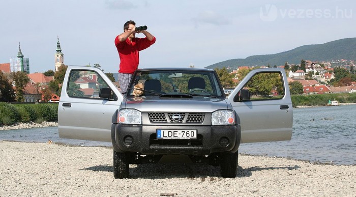 Gumicsizma és zöld üveges 7 | Vezess Balázs cápát kémlel
