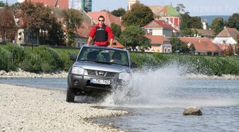 Gumicsizma és zöld üveges