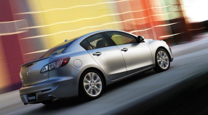 A hátsó lámpa hajaz a hatoséra