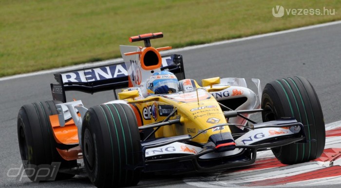 Hamilton nem bírt a Toyotával 7