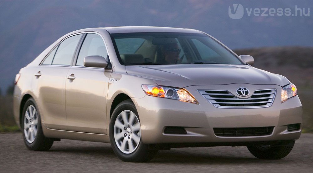 2,4-es benzines és villanymotorral