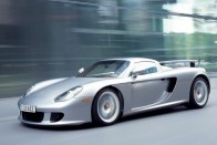 A Carrera GT-t is lenyomta