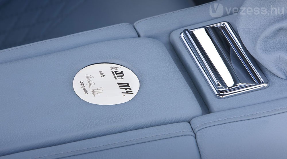 A táblár a tulaj neve is felkerül