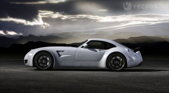 Jubileumi sportkocsi BMW-motorral