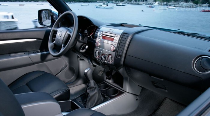 Megújult a Mazda pickup 6