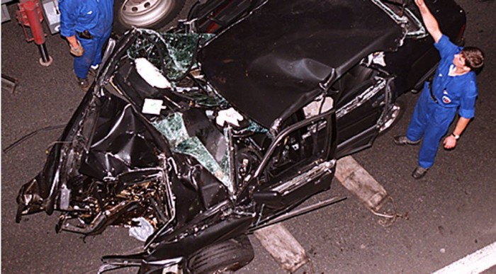 105 km/órával ütközött