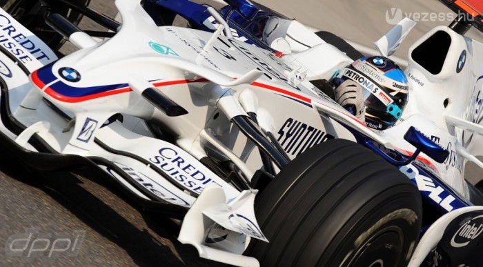 Heidfeldet hátrasorolták