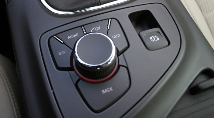 Insignia: Életet a fémnek 8 | Vezess Magyar nyelven is beszél a navi