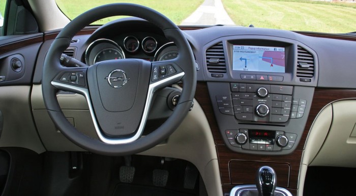 Insignia: Életet a fémnek 10 | Vezess Belső