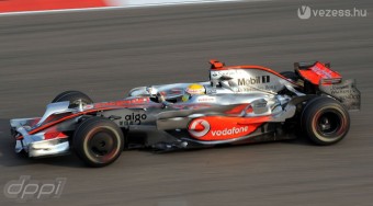 A Mercedesnek sem kell az egyenmotor