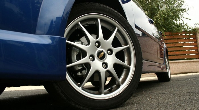 A tesztautón 16-os felnik voltak