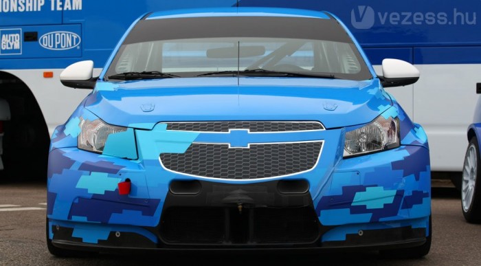 Cruze lesz 2009-től