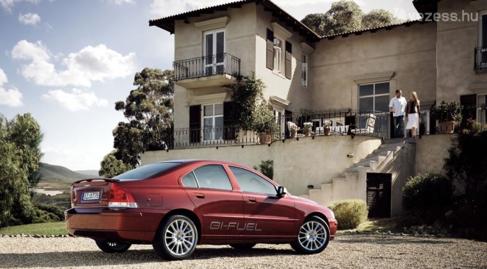 Másfél év múlva lesz csak új S60