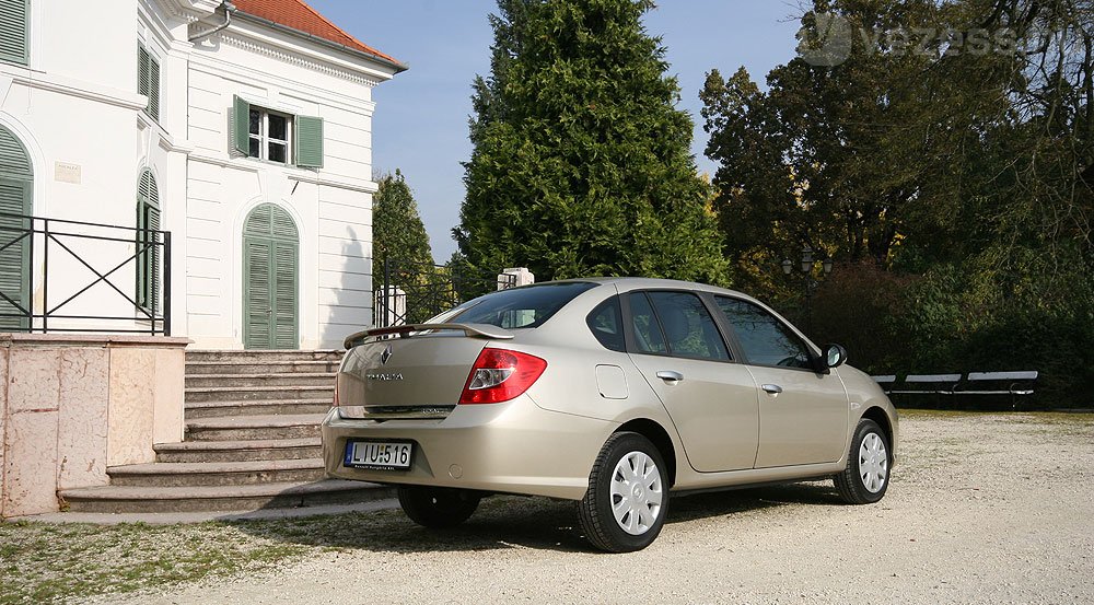 A Clio II alvázára épül