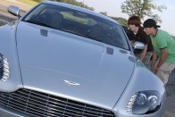 Kis híján eltűnt az Aston Martin