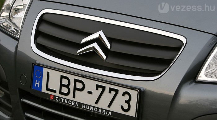 Aprócska dízelt rejt az orr