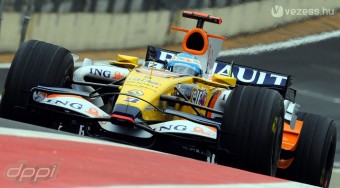 Alonso az élen, Hamilton sehol