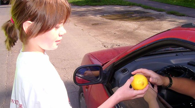 A szabálytalankodók citromot,...